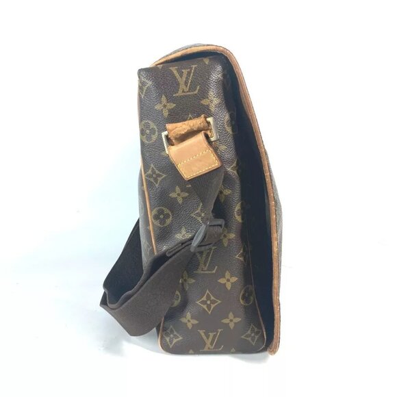 LOUIS VUITTON Monogram Valmy GM Messenger - Picture 2 of 14